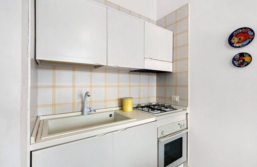 San Vito Lo Capo House | Casa Marygiò: Holiday Home with Private Terrace, Wi-Fi & Air Conditioning