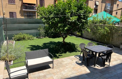 Cinecitta House | Casa Paestum. Your wonderful garden in Rome
