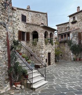 Montemerano Apartment | Casa Pruno Rosso