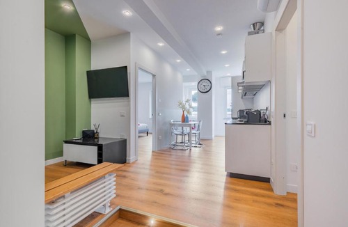 Cinecitta Apartment | Casa vacanze Delina- Luxury Apartment metro A