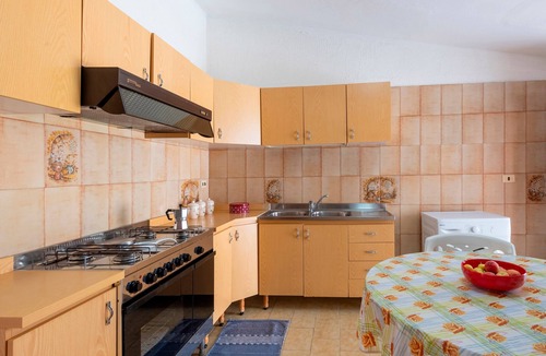 Trappeto Apartment | Casa Viola Apartment with Sea View, Terrace and Wi-Fi