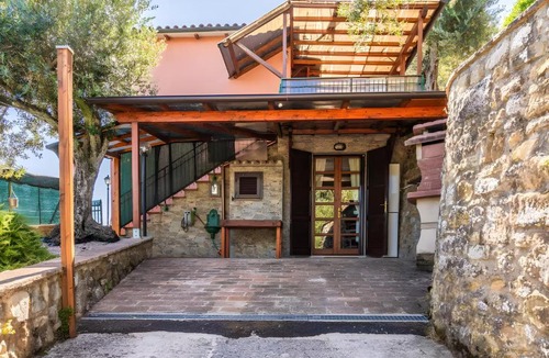 Agello Apartment | Casa Vista Lago - Lake View & Garden - ItalyWeGo