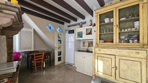 Burano House | Casa Yellow Corner - Seasons Real Estate - Burano