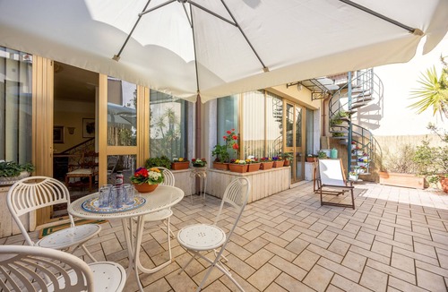 Arezzo Apartment | CasAdòro - Two Bedroom Apartment, Sleeps 5