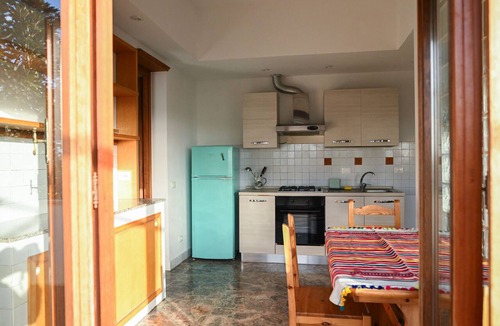 Anzio Apartment | CasaGabbiano- family Beach Stay + Bright Terrace – 50 min to Rome by train