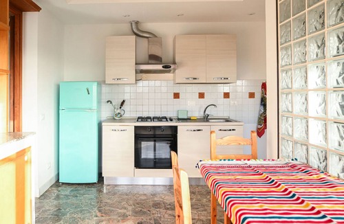 Anzio Apartment | CasaGabbiano- family Beach Stay + Bright Terrace – 50 min to Rome by train