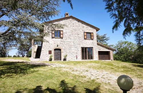 Avigliano Umbrio Apartment | ✨ Casale Caserinzio - Camellia