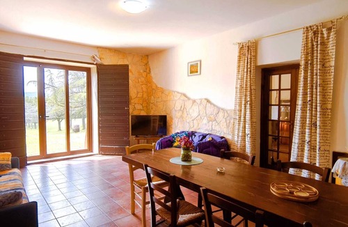Avigliano Umbrio Apartment | ✨ Casale Caserinzio - Camellia