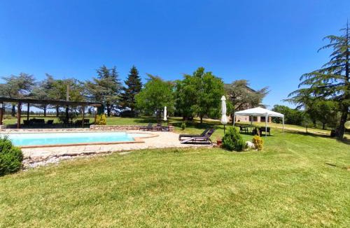Avigliano Umbrio Villa | Casale Caserinzio - Villa con piscina panoramica