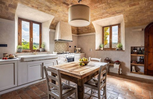 San Gimignano Villa | Casale Eleganza - Five Bedroom Villa, Sleeps 10