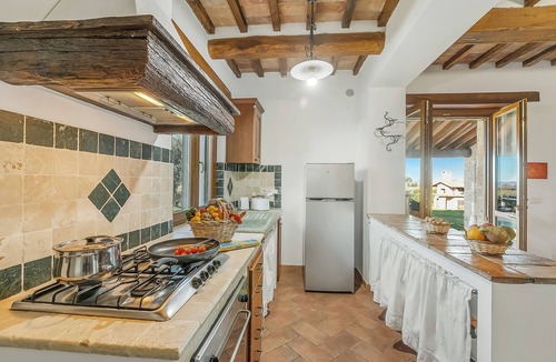 Pitigliano House | Casale Le Sorgenti - Farmhouse with Pool for 8, Pitigliano, Italy