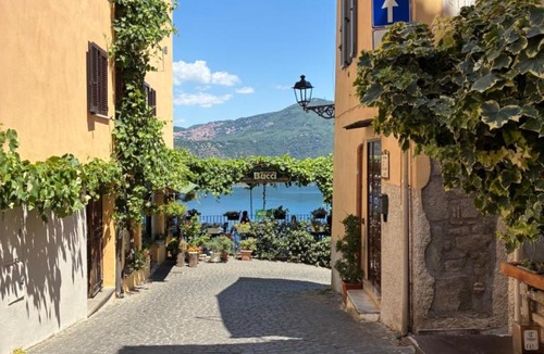 Castel Gandolfo Apartment | Casamatta