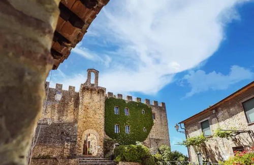 Gualdo Cattaneo Apartment | Castello di Cisterna Uno