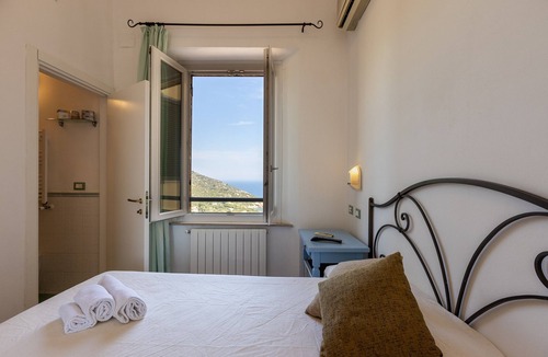 Isola del Giglio Hotel | Castello Monticello