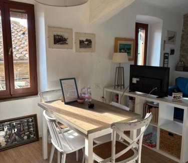 Passignano sul Trasimeno Apartment | Castle Apartment with Lake View