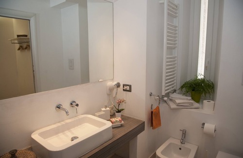 Quartiere III Pinciano House | Center 2 Rooms is a modern and comfortable apartment located on the first floor.