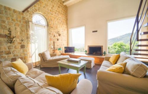 Alia House | Cerasuola
