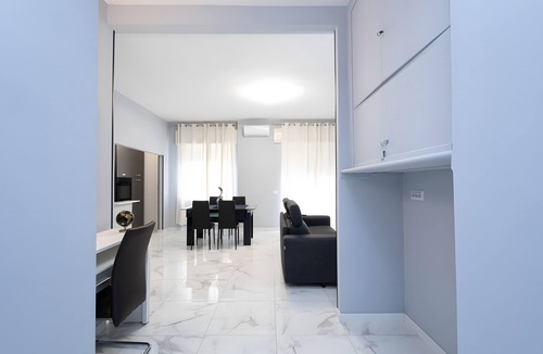 Quartiere XXXIII Lido di Ostia Ponente Apartment | Cf Luxury House Apartment with Balcony, Wi-Fi and Air Conditioning