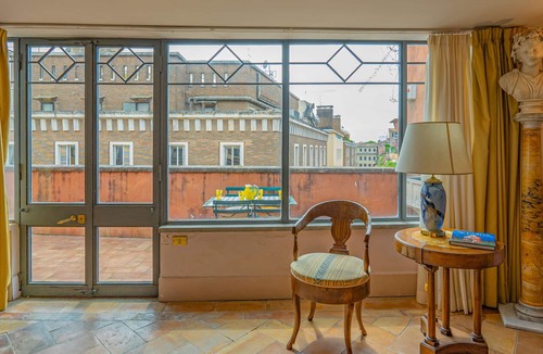 Rione III Colonna Apartment | Charme and View in the Heart of Rome