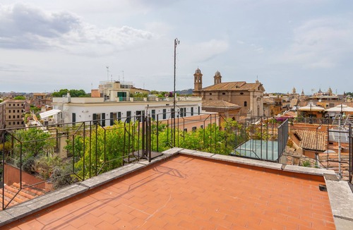 Rione III Colonna Apartment | Charme and View in the Heart of Rome