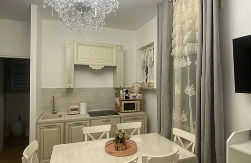 Monti House | Charming 2-bedroom house in lovely Roma with AC, WiFi