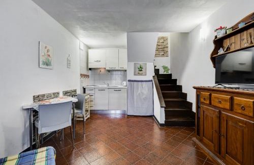 Quartiere XIII Aurelio Apartment | Charming Apartment with Garden, Parking & Metro