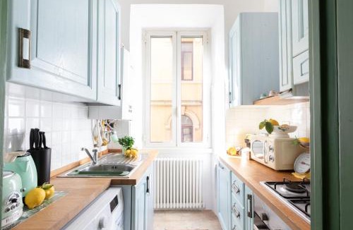 San Lorenzo Apartment | Charming Capri style Retreat - near Termini station, near Colosseum