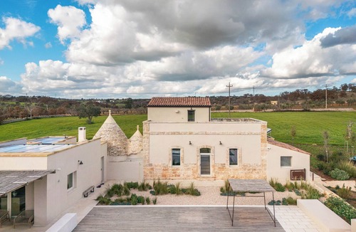 Castellana Grotte Villa | Charming elegant retreat with pool, style & relax, landscaped gardens, Puglia