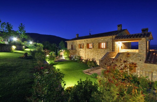 Cortona House | Charming farmhouse with panoramic view, relaxation, romantic, cuisine