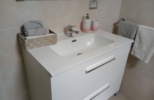 San Demetrio Corone House | Charming Guest Room in San Demetrio Corone with City Views