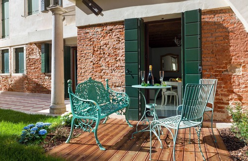 Castello Apartment | Charming Ground-Floor Apartment Near Basilica della Salute & Zattere Waterfront
