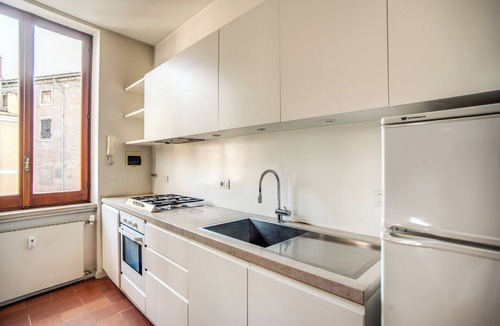 Monti Apartment | Charming house by the Colosseum