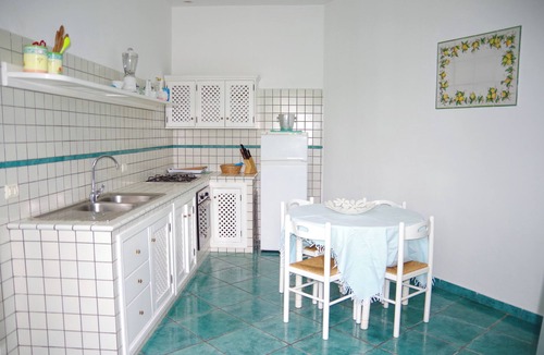 Villanova Villa | Charming, light-filled Mediterranean Villa – sleeps 2-6, only 250 m from the Sea