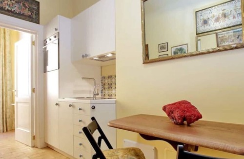 Rione XI Sant'Angelo Apartment | Charming Penthouse, Secret Rome (Ghetto)