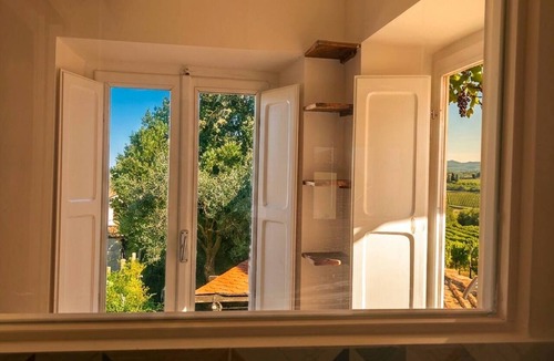 Morro d'Alba Apartment | Charming Retreat in Morro d'Alba Hilltop Serenity Awaits