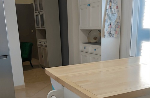 Brindisi Villa | Charming Villetta with Private Walled Garden 13 minutes from a pristine beach!