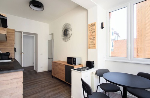 San Ferdinando Apartment | Chic and Spacious Just few Steps fm the Seafront & Famous Piazza del Plebiscito