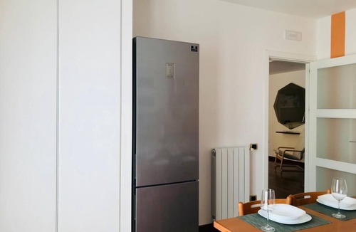 Pozzallo Apartment | Chic apartment with sea view and balconies. 5 minutes to the beach with garage