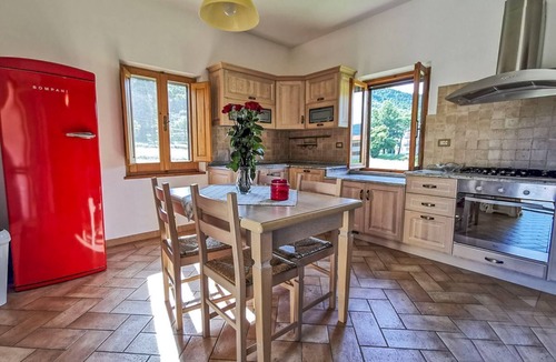 Lisciano Niccone Villa | Ciaramicola - Fourteen Bedroom Villa, Sleeps 28