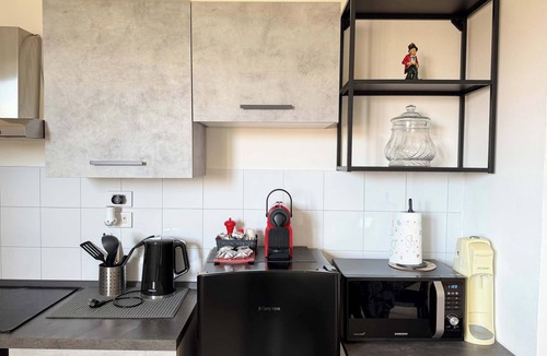 Saragozza-Porto Apartment | Cinzia's City Pad Comfort Near Central Station