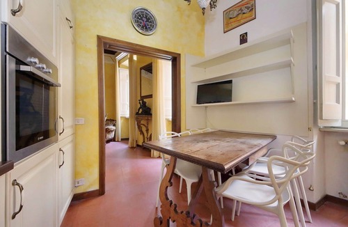 Rione IV Campo Marzio Apartment | Classic 1Bd Apt Near Spanish Steps, Via del Corso