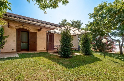 Grosseto Apartment | Col Moschin Room 2 with Shared Terrace, Wi-Fi and Air Conditioning