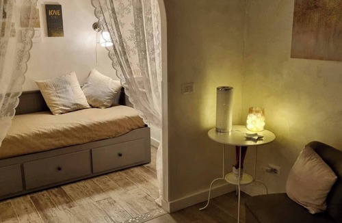 San Giovanni Apartment | Colosseum Nearby & Metro Outside, Easy Rome Sightseeing