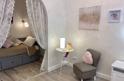San Giovanni Apartment | Colosseum Nearby & Metro Outside, Easy Rome Sightseeing