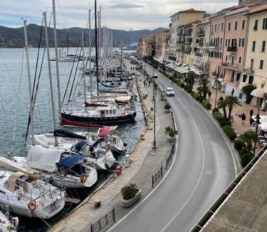 Portoferraio Old Town Apartment | comeinbarca