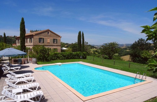 Orciano di Pesaro Apartment | Comfort apartment "Giardino" with pool - fantastic panoramic location near the sea