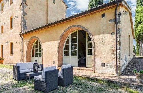 Il Poggio House | Comfortable apartment with stunning views, near hot springs