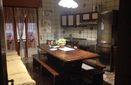 Lamezia Terme Apartment | Comodo appartamento in zona centrale e strategica.