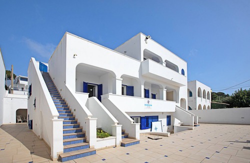 Torre Vado Apartment | Complesso Azzurro Mono 2 Near The Beach, Salve, Italy