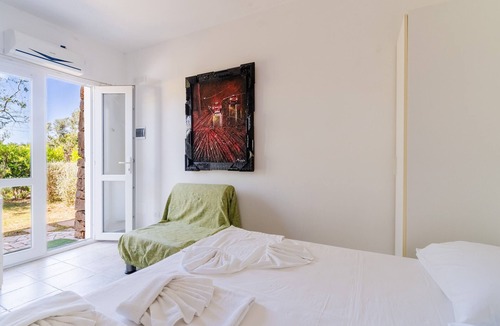 Tuglie House | Core Resort - 3 Apartment with Shared Pool, Wi-Fi, and Air Conditioning